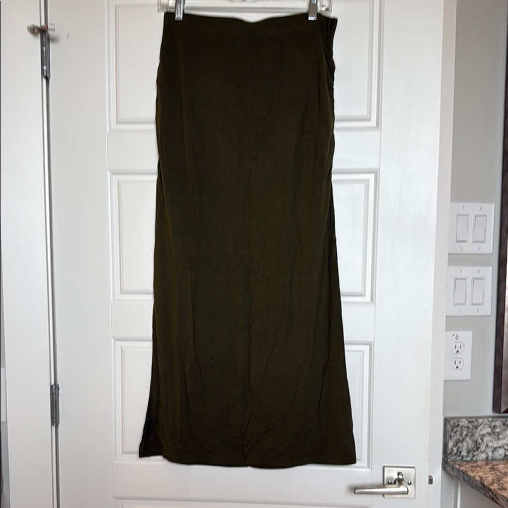 Old Navy Olive Green Pencil Skirt w/Slits on Both Sides